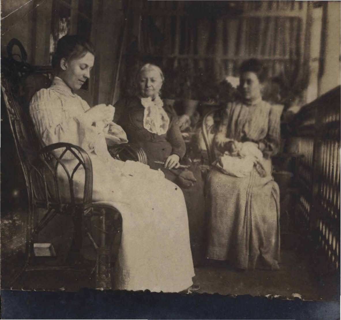 Da esquerda para a direita: Isabel Florence, Carolina Krug e Augusta Florence.